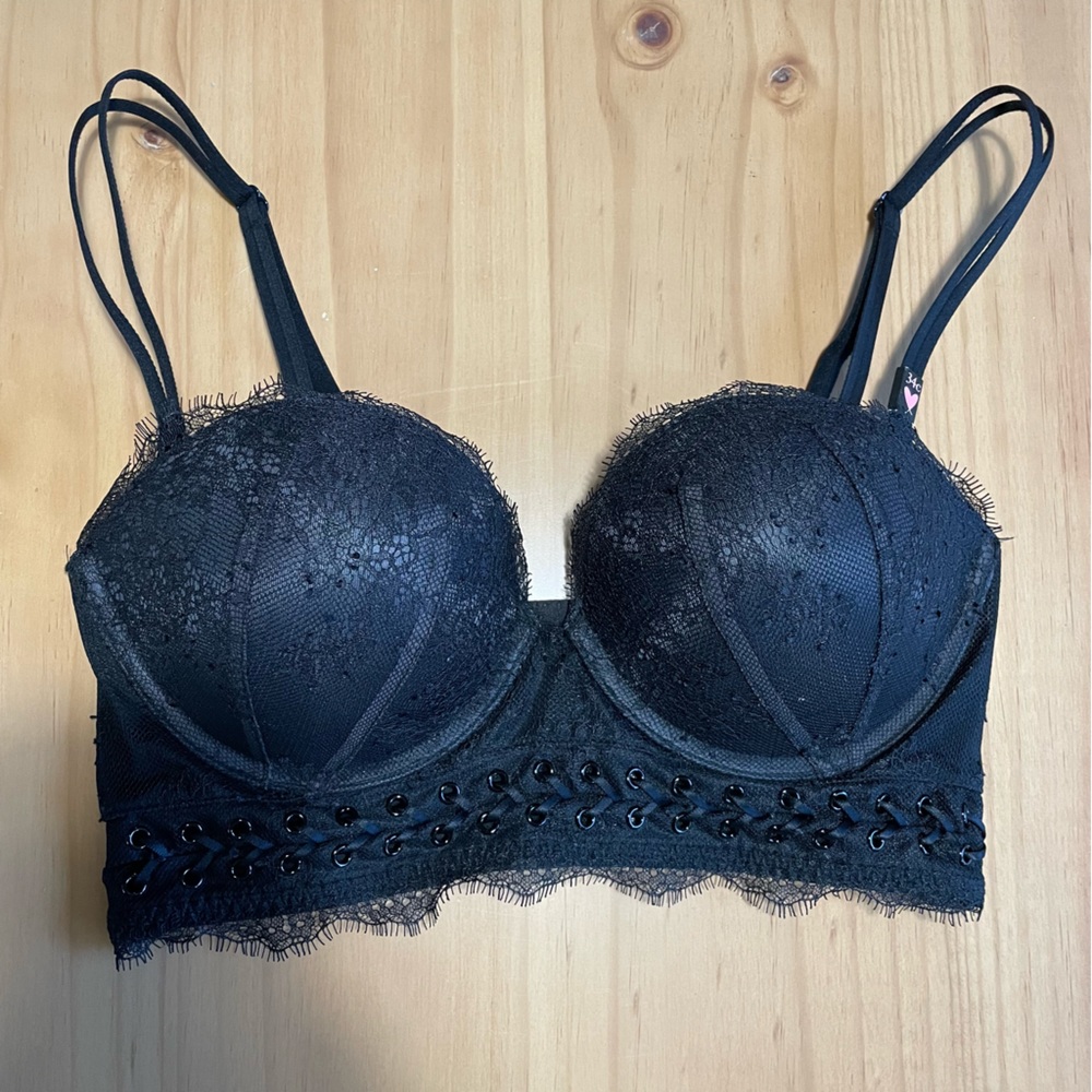 NWT: Victoria’s Secret 34C: black Very Sexy longline chantilly lace multiway bra
